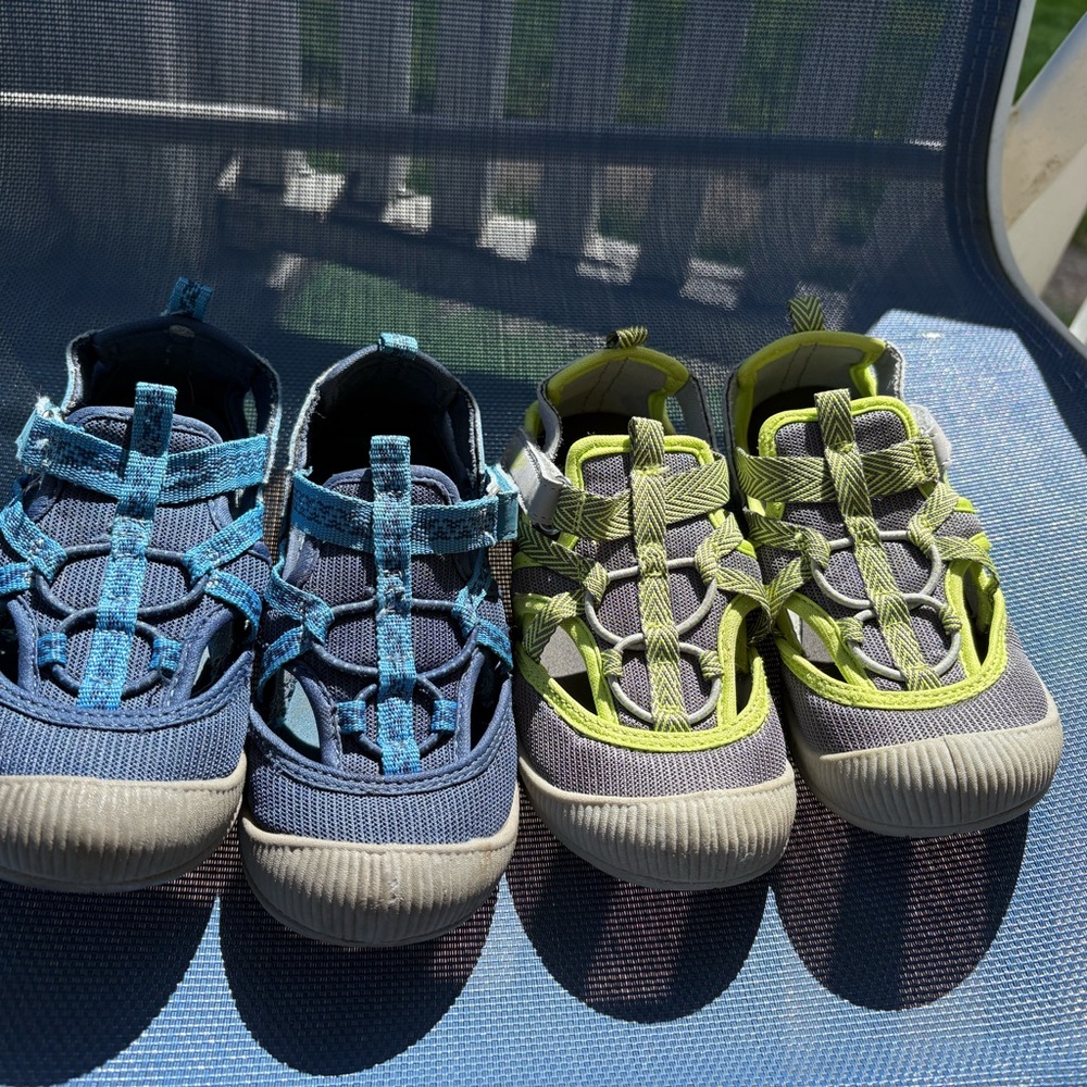 Bundle! OshKosh Everplay Flexible Outsole Bump Toe Sandal Green& Blue Size 12